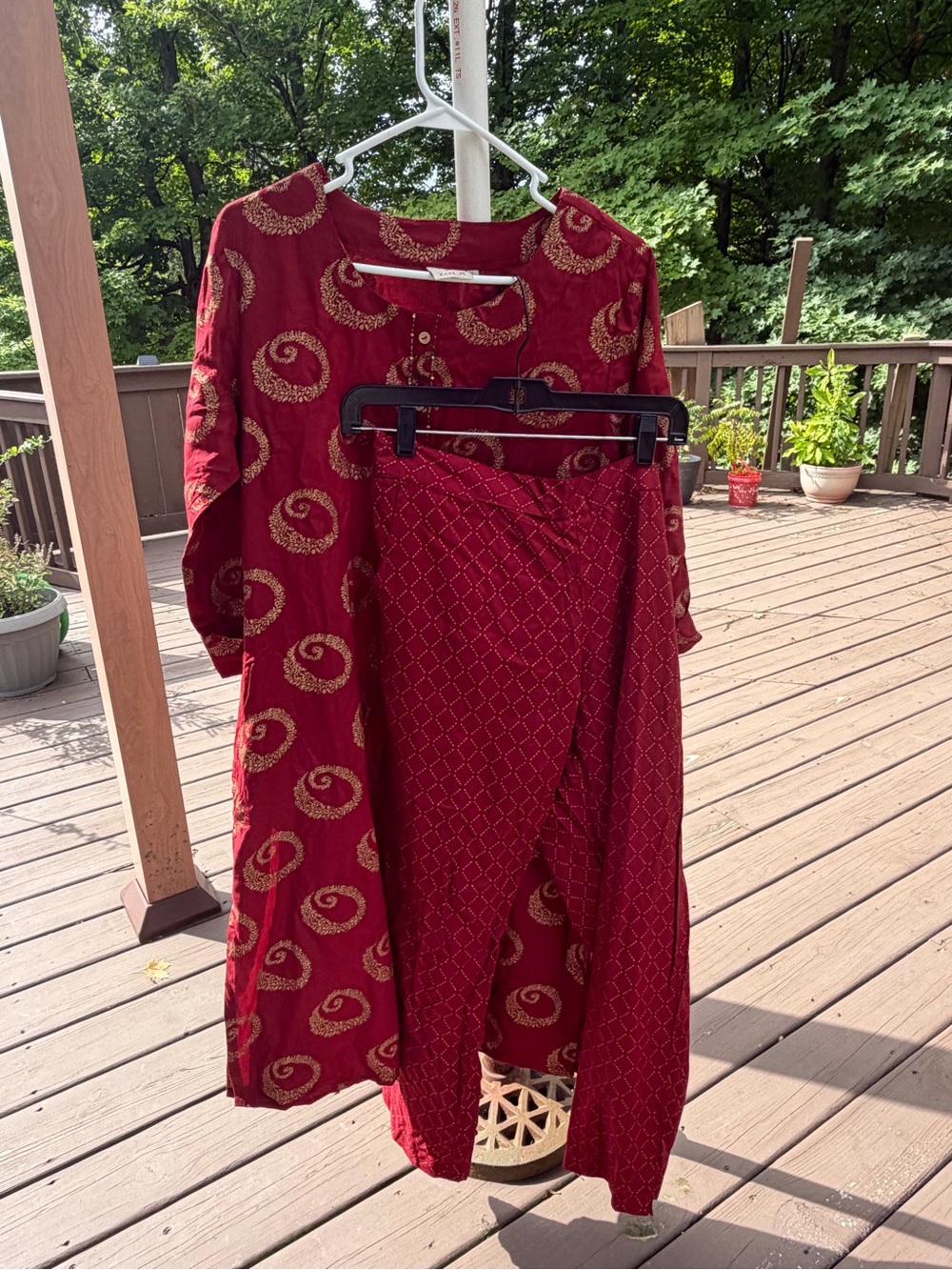 Indian   salwar  kameez new says xl but will fit small and med
